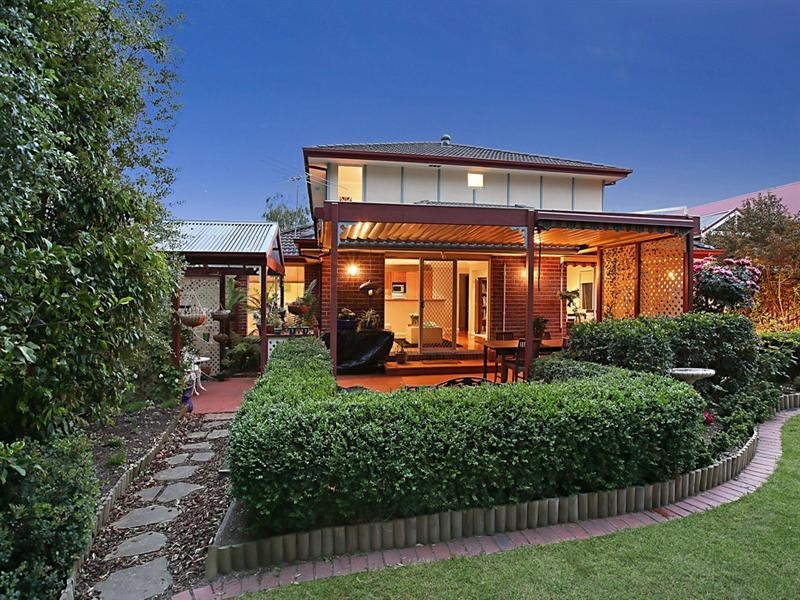 8 MCKERRAL Place, Croydon North VIC 3136