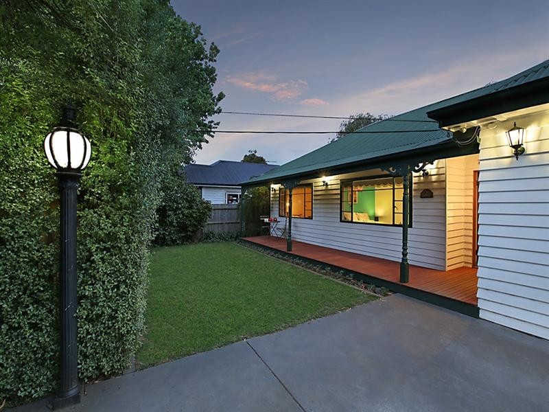 13 JESMOND Road, Croydon VIC 3136