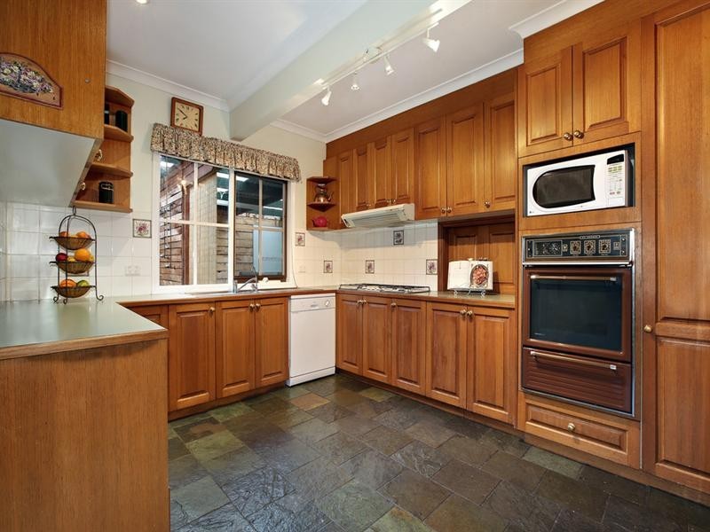 13 JESMOND Road, Croydon VIC 3136