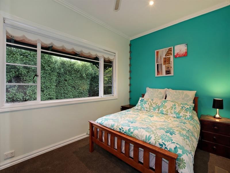 13 JESMOND Road, Croydon VIC 3136