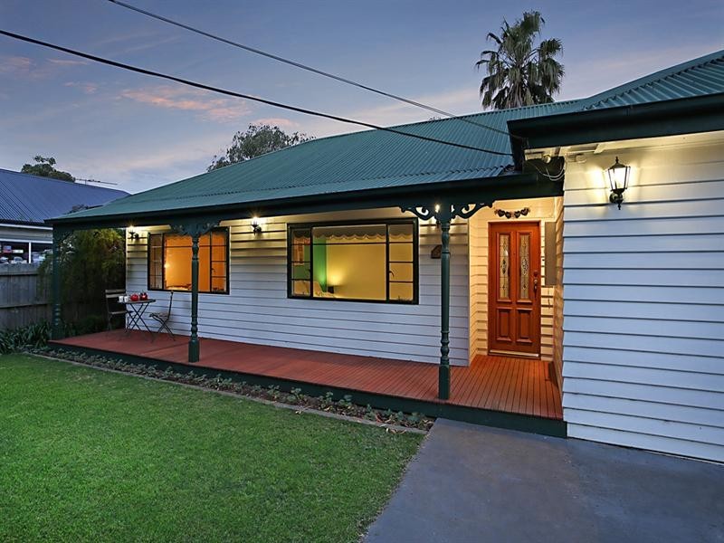 13 JESMOND Road, Croydon VIC 3136