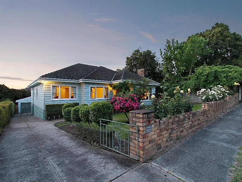 19 Donald Street, Croydon VIC 3136