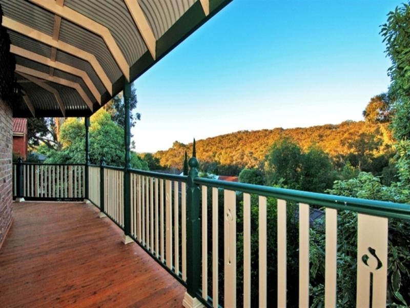 42 NANGATHAN Way, Croydon Hills VIC 3136