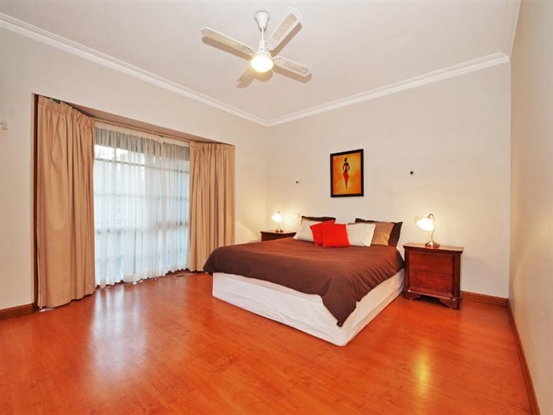 42 NANGATHAN Way, Croydon Hills VIC 3136