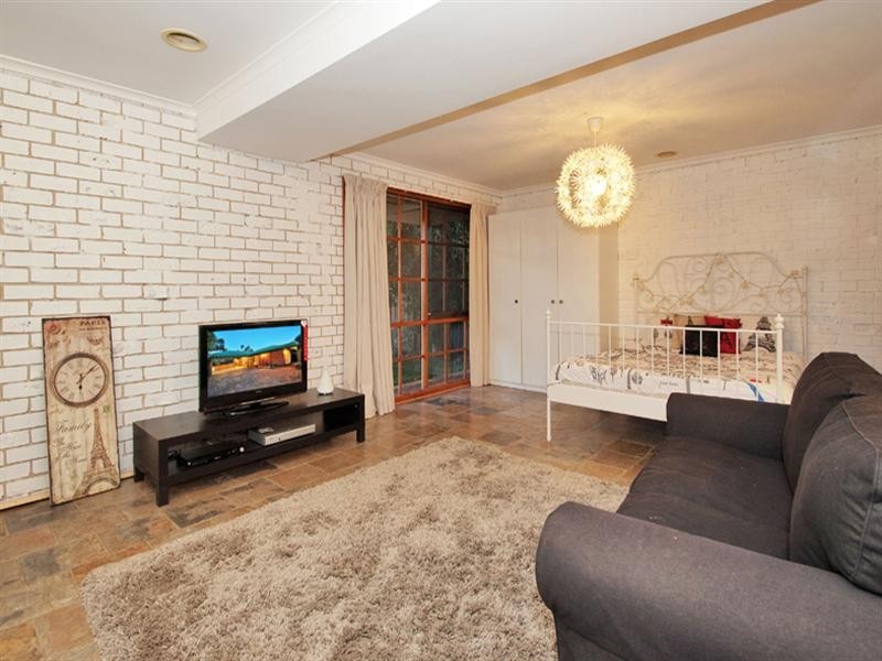 42 NANGATHAN Way, Croydon Hills VIC 3136