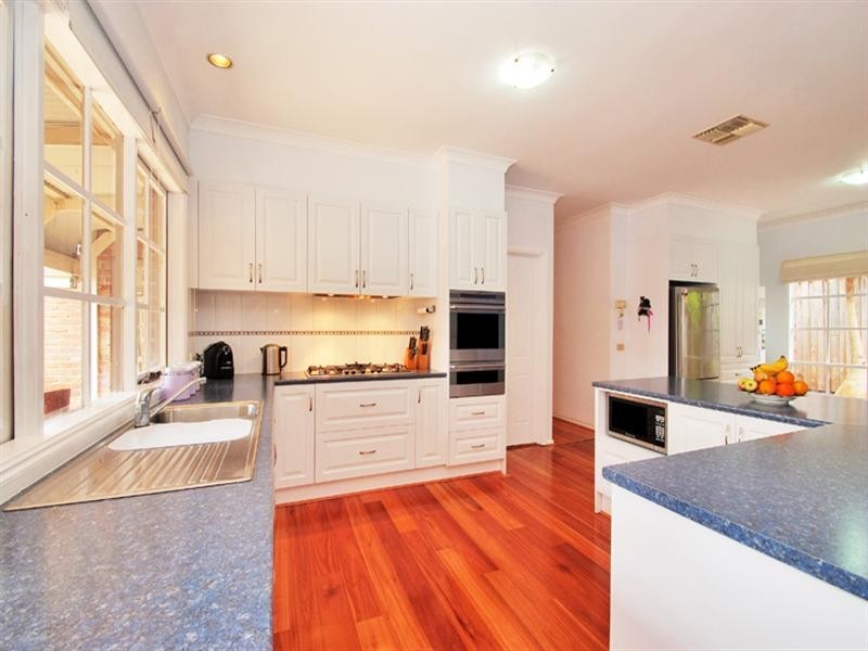 7 The Loch, Croydon Hills VIC 3136