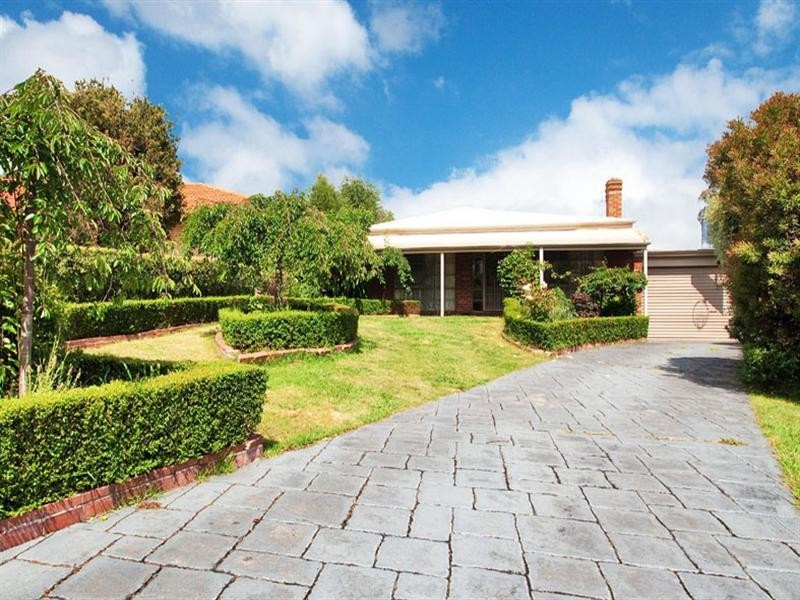 7 The Loch, Croydon Hills VIC 3136