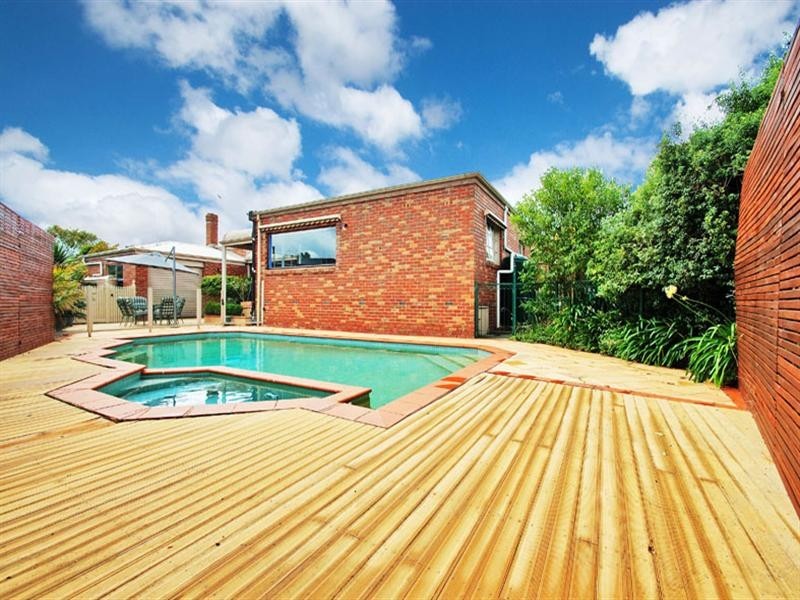 7 The Loch, Croydon Hills VIC 3136