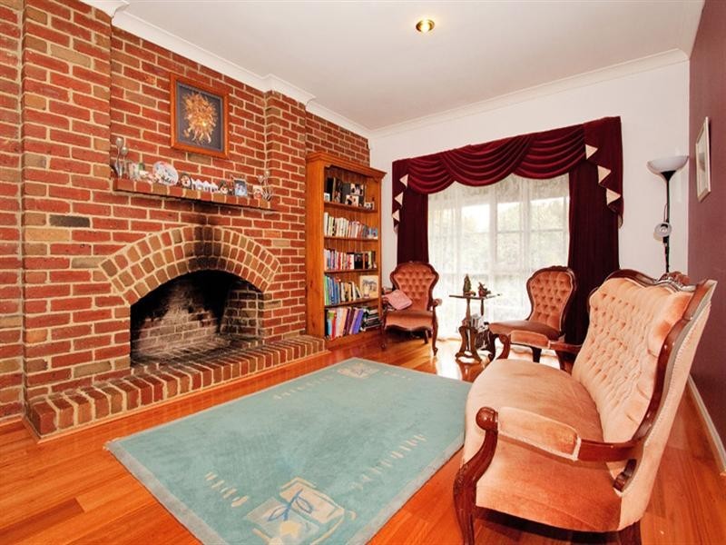 7 The Loch, Croydon Hills VIC 3136