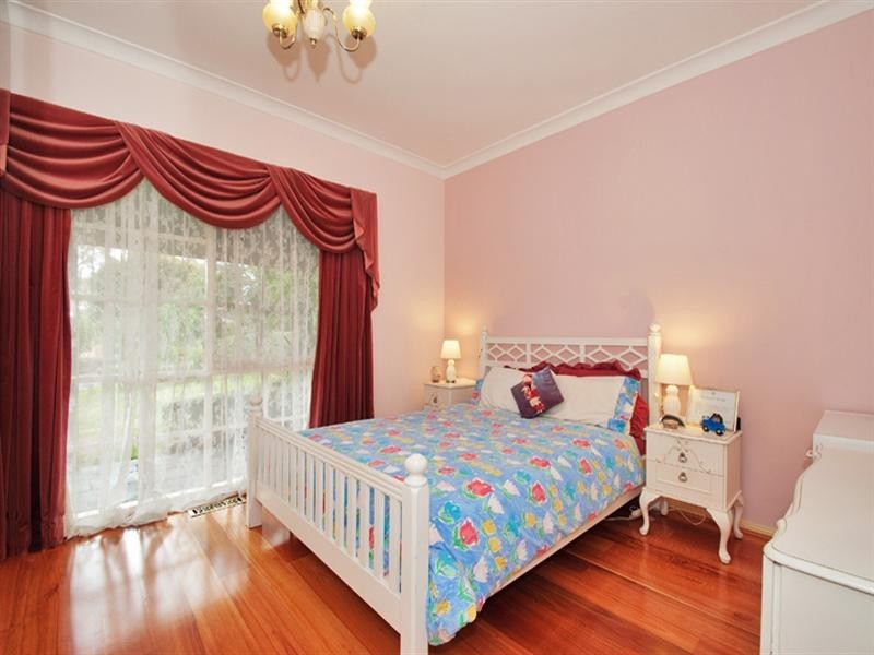 7 The Loch, Croydon Hills VIC 3136