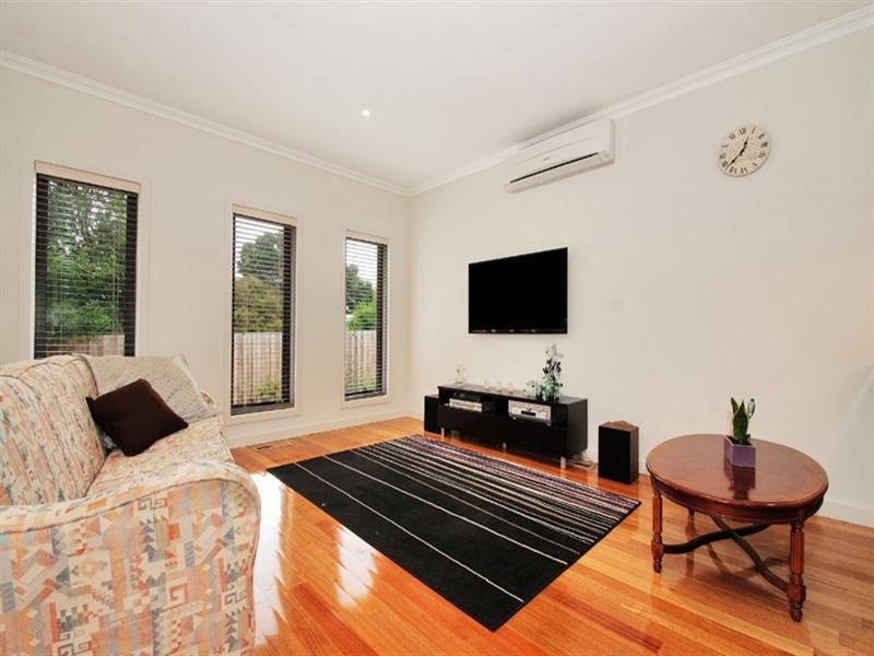 2/11 Holland Road, Ringwood East VIC 3135