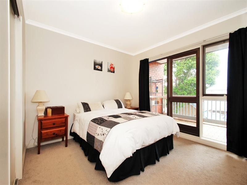 2/6 Landale Avenue, Croydon VIC 3136