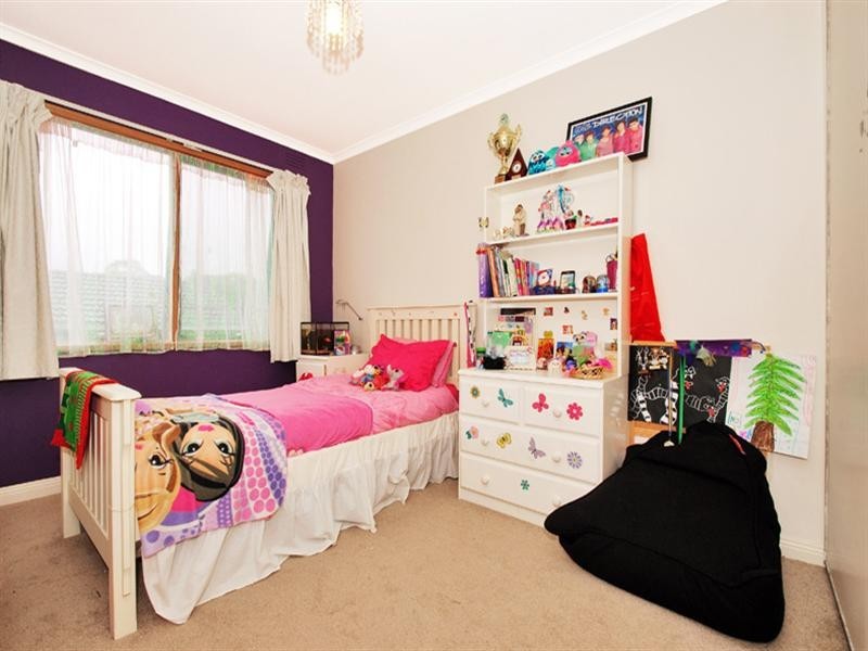 2/6 Landale Avenue, Croydon VIC 3136