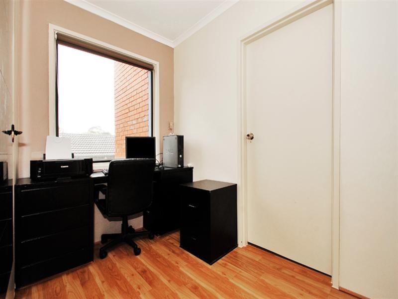 2/6 Landale Avenue, Croydon VIC 3136