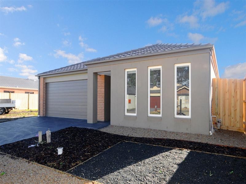 9 Cranbrook Circuit, Officer VIC 3809