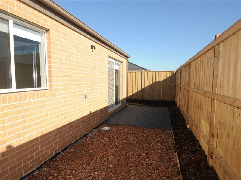 9 Cranbrook Circuit, Officer VIC 3809