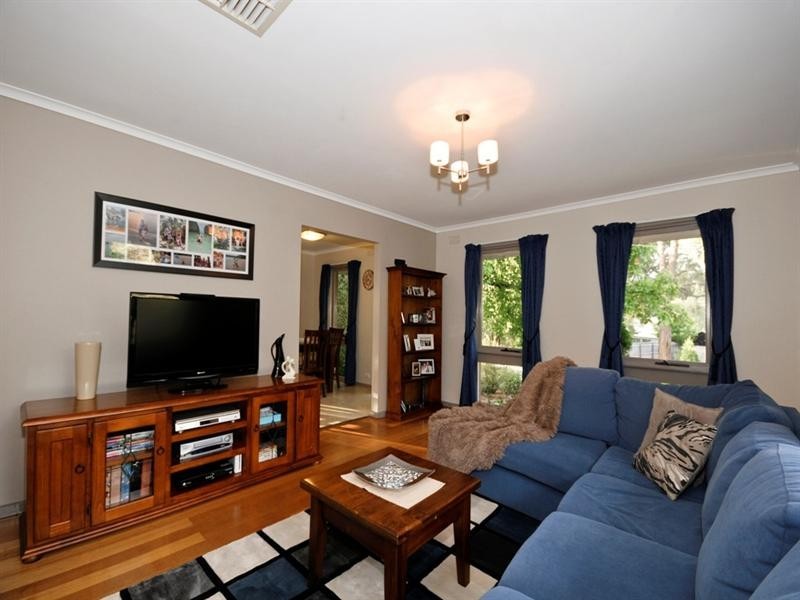 10 SUSANS Court, Croydon North VIC 3136