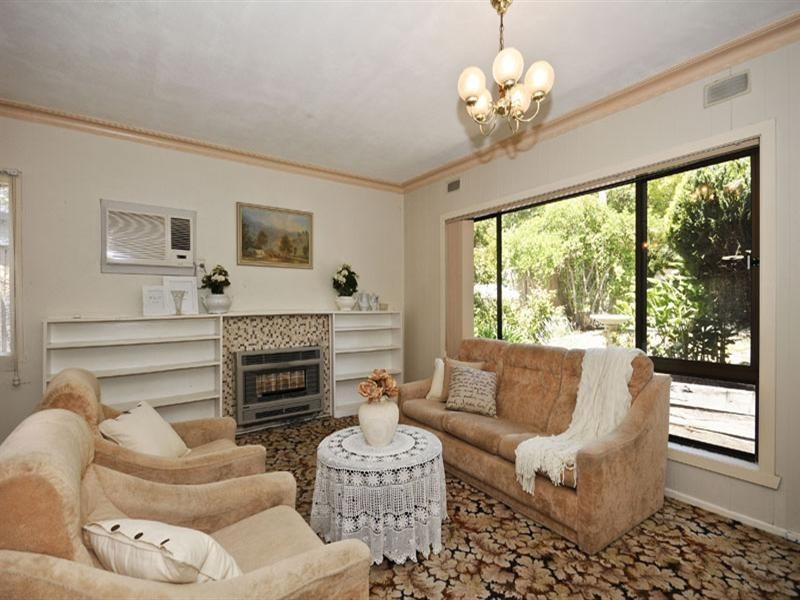 13 BOYANA Crescent, Croydon VIC 3136