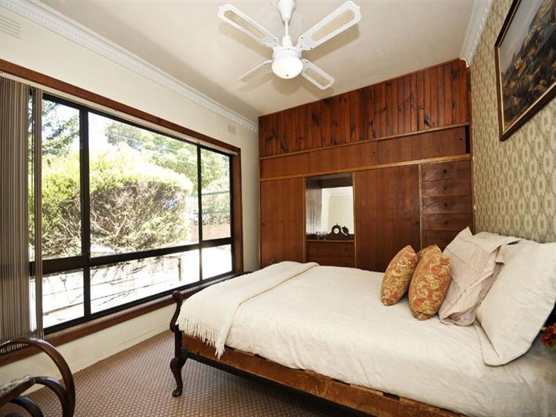 13 BOYANA Crescent, Croydon VIC 3136