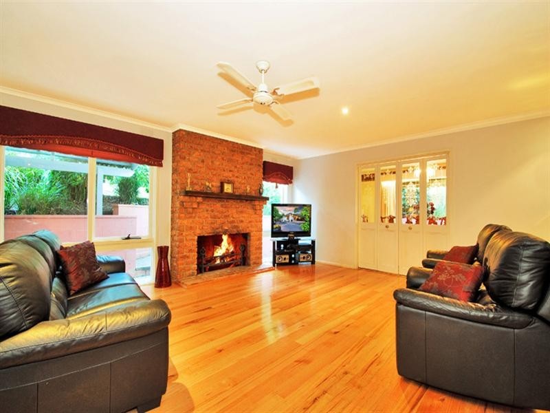 4 WARBURTON Highway, Lilydale VIC 3140