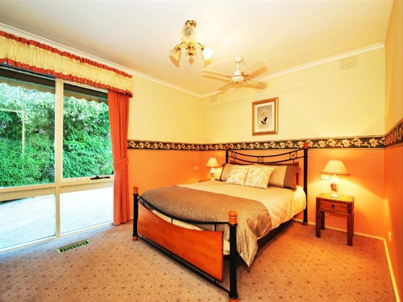 4 WARBURTON Highway, Lilydale VIC 3140