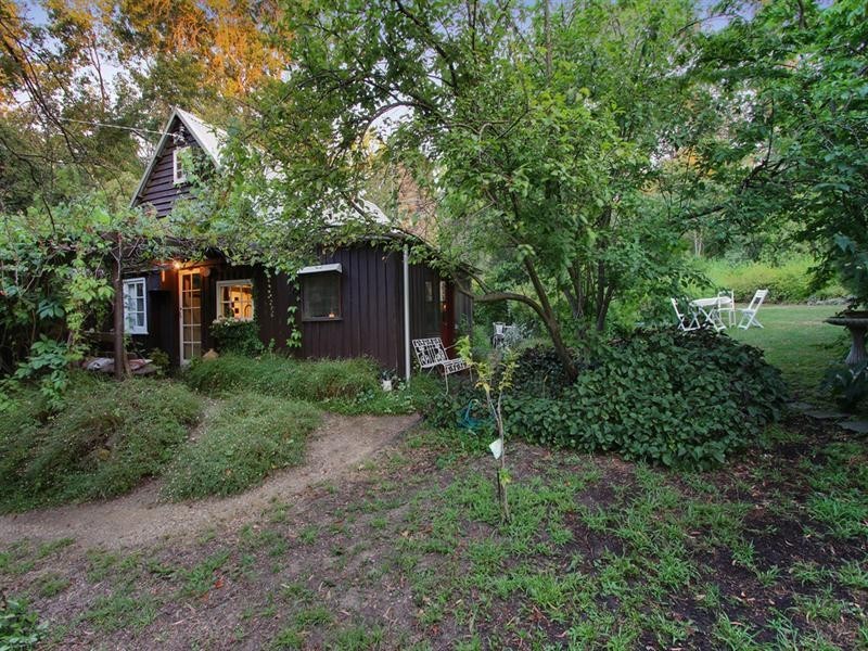 100-102 PEMBROKE Road, Mooroolbark VIC 3138