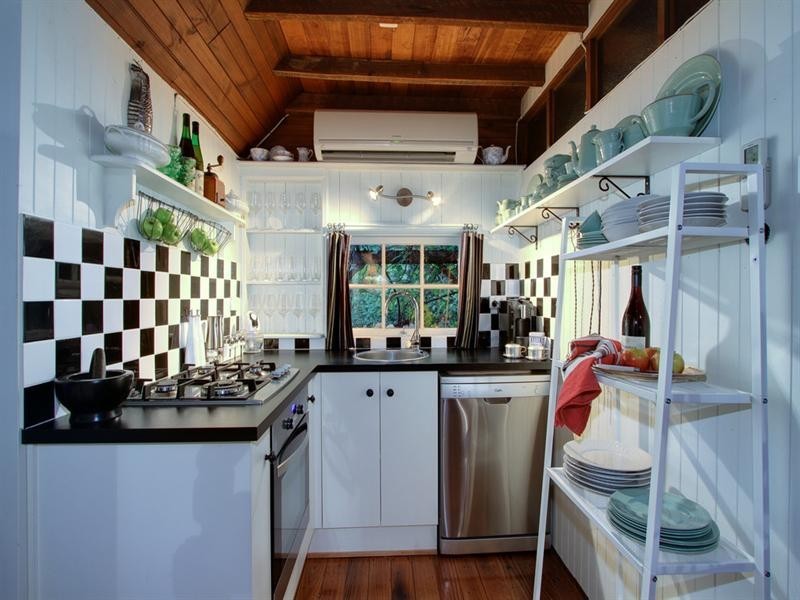 100-102 PEMBROKE Road, Mooroolbark VIC 3138