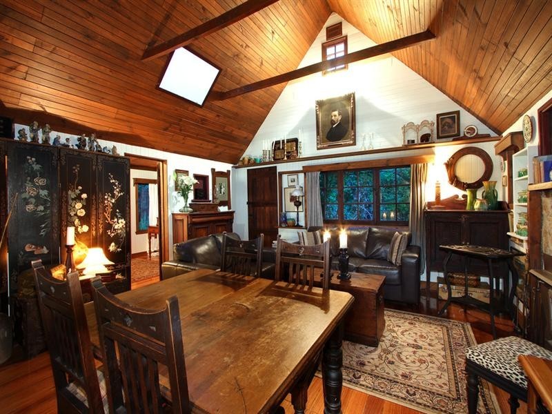 100-102 PEMBROKE Road, Mooroolbark VIC 3138