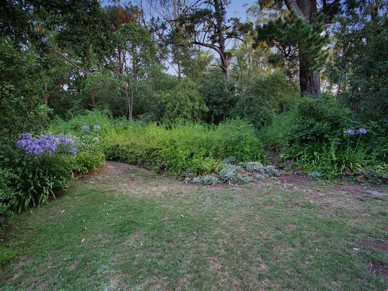 100-102 PEMBROKE Road, Mooroolbark VIC 3138