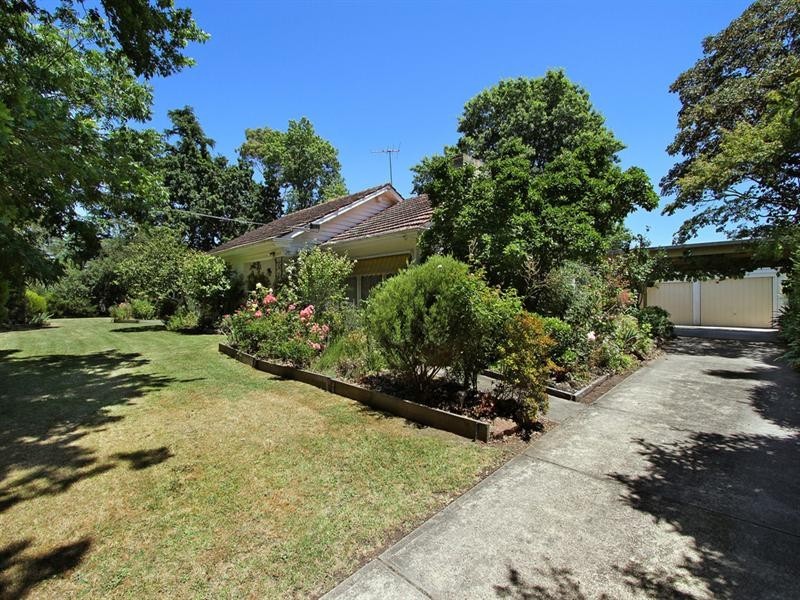 8-10 SUMMIT Court, Mooroolbark VIC 3138