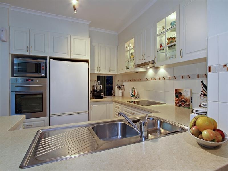 66 ANDREW Crescent, Croydon South VIC 3136