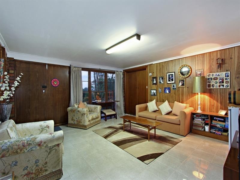 66 ANDREW Crescent, Croydon South VIC 3136