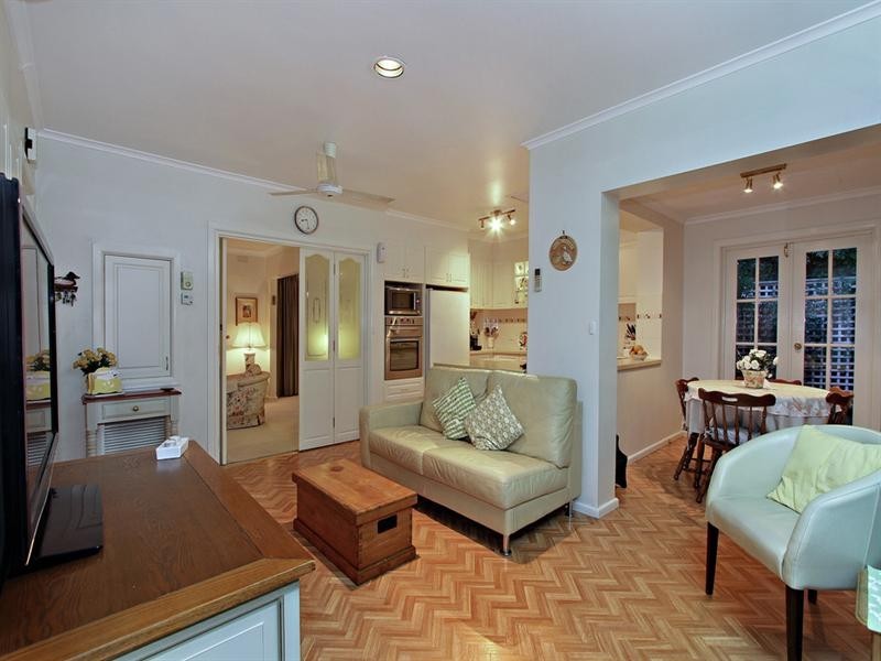 66 ANDREW Crescent, Croydon South VIC 3136