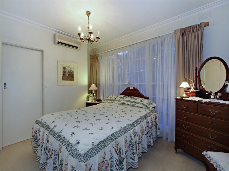 66 ANDREW Crescent, Croydon South VIC 3136