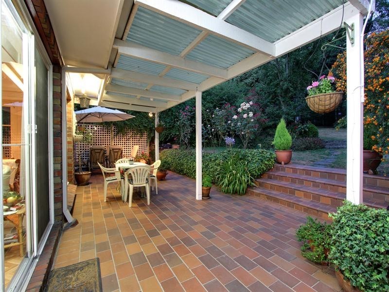 66 ANDREW Crescent, Croydon South VIC 3136