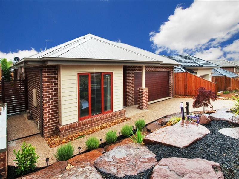 102 EVANS Drive, Croydon VIC 3136