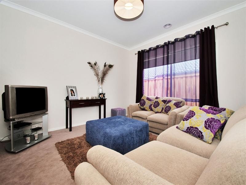 102 EVANS Drive, Croydon VIC 3136