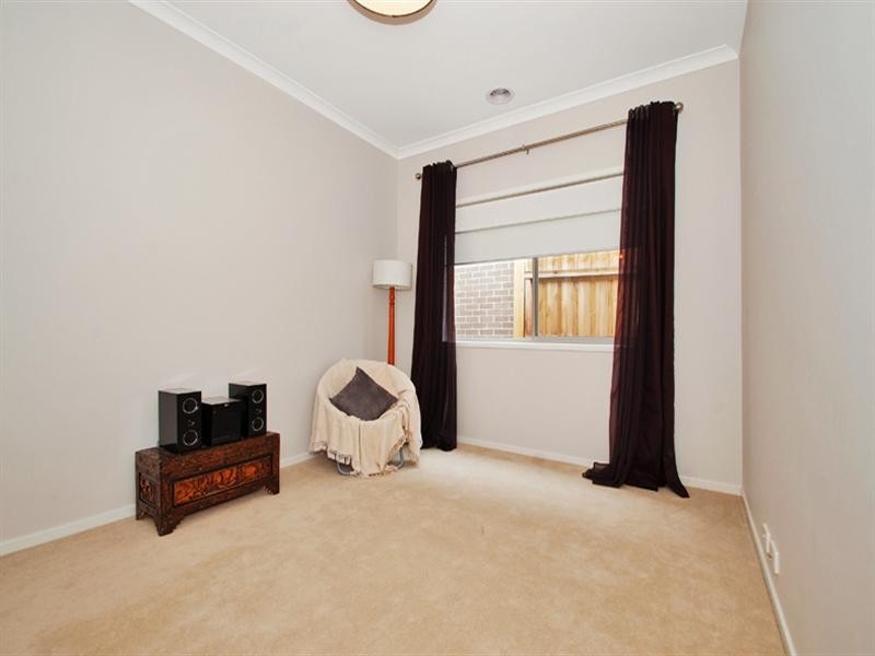 102 EVANS Drive, Croydon VIC 3136