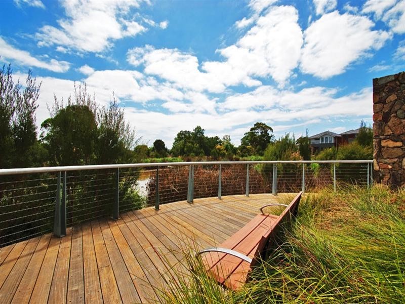 102 EVANS Drive, Croydon VIC 3136