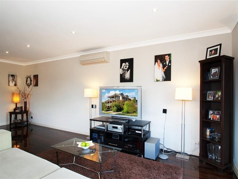 Unit 9, 4 SPRINGFIELD Avenue, Croydon VIC 3136