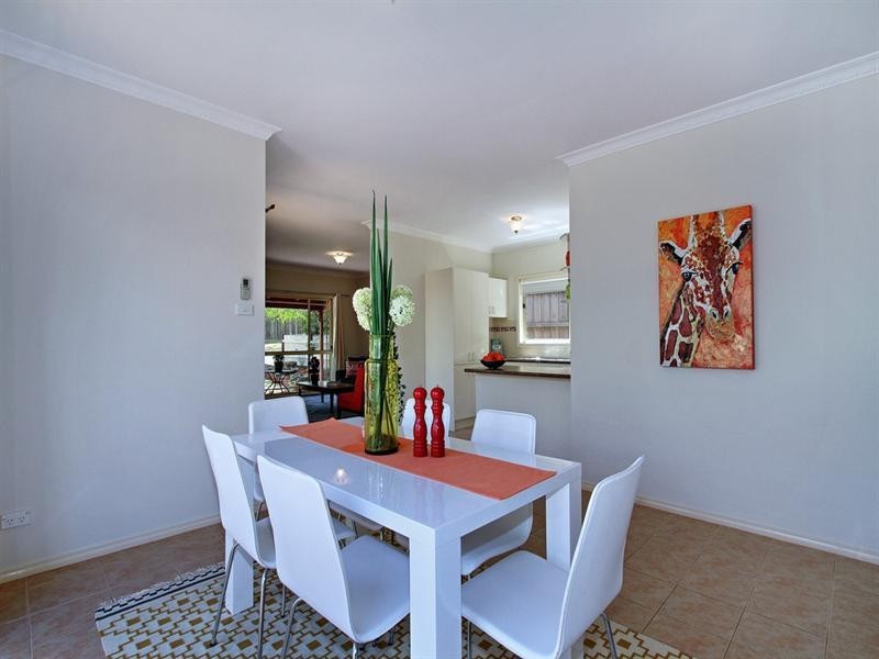 8 ROSEWOOD Place, Chirnside Park VIC 3116