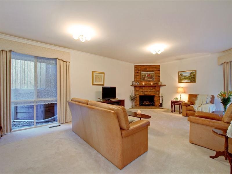 44 Eastfield Road, Croydon South VIC 3136