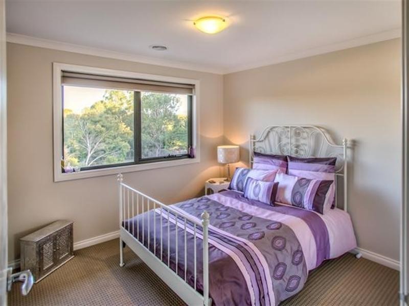 48 LYONS Road, Croydon North VIC 3136