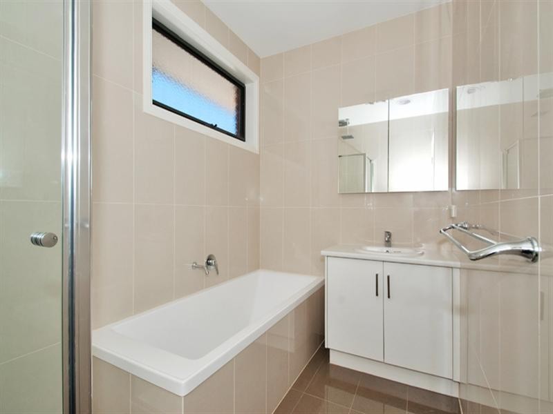 2/18 Milford Street, Kilsyth VIC 3137