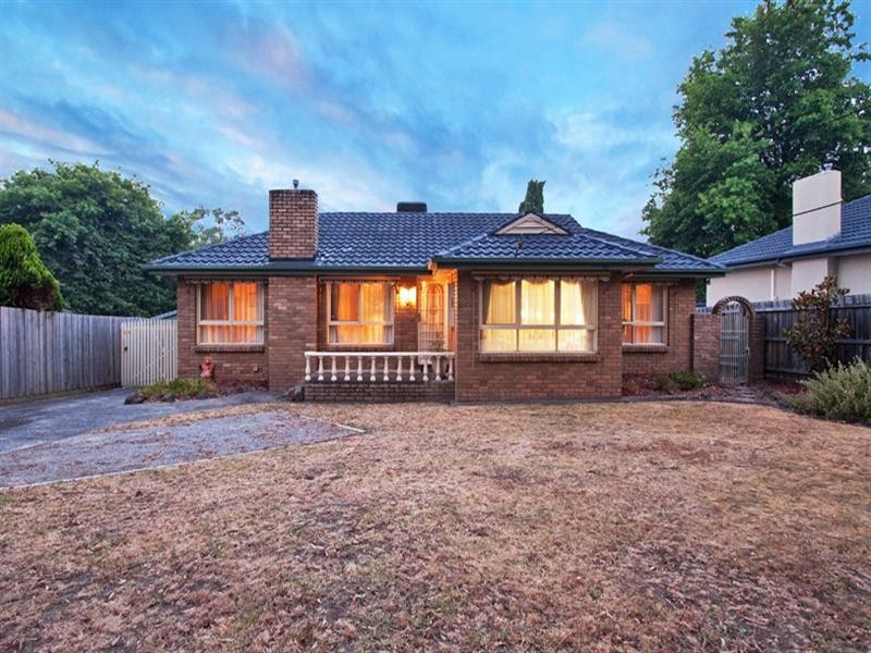 16 LYONS Road, Croydon North VIC 3136