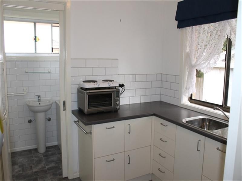 16a Thomas Street, Croydon South VIC 3136