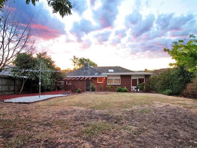 6 BLACKFRIARS Lane, Chirnside Park VIC 3116