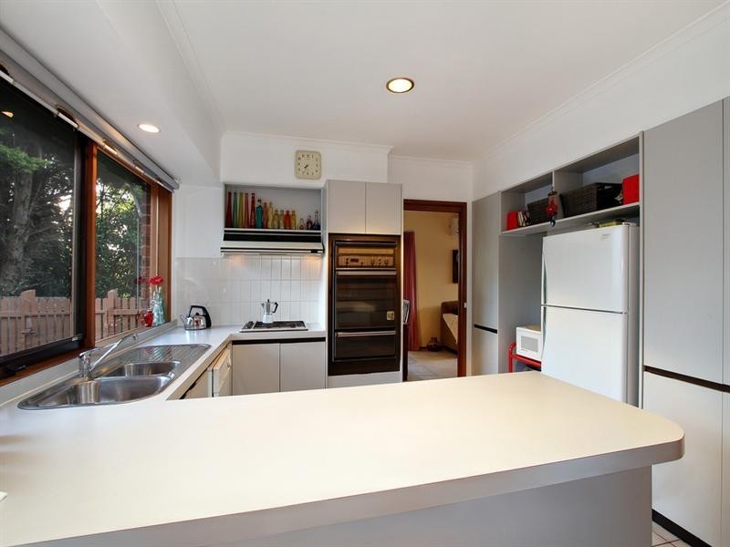 4 The Loch, Croydon Hills VIC 3136