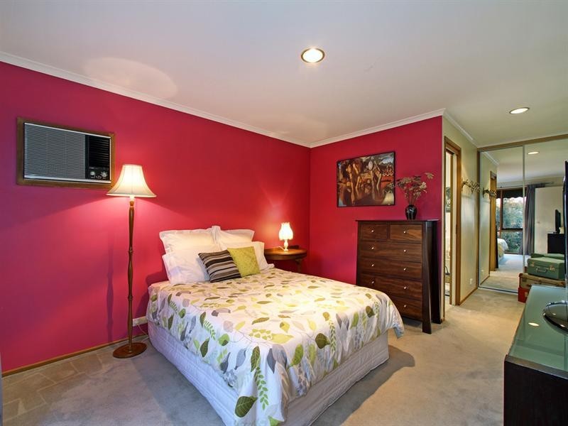 4 The Loch, Croydon Hills VIC 3136