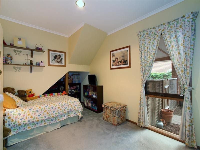 4 The Loch, Croydon Hills VIC 3136